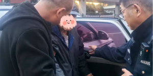 巡逻车变身“爱心专车”  七旬老人平安到家啦