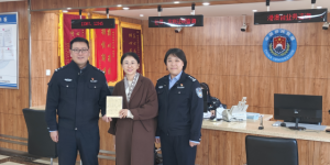 冰城公安：窗口微光汇聚暖流 便民服务温暖人心