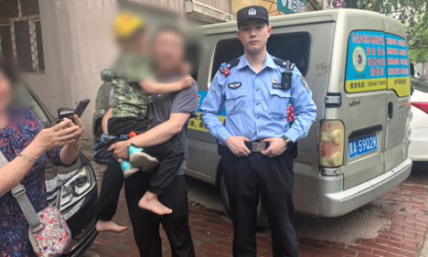 冰城警事：暖心救助为群众找回走失儿童