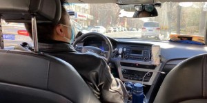 北京市交通委收到八旬老人表扬首汽约车司机王刚的手写信！